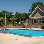 Holidayhouse On Park De Ijsvogel Swimmingpool Restaurant&holiday Facilities Appartement Voorthuizen