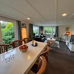 Holidayhouse On Park De Ijsvogel Swimmingpool Restaurant&holiday Facilities Voorthuizen