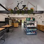 Holidayhouse On Park De Ijsvogel Swimmingpool Restaurant&holiday Facilities *