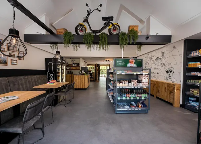 Holidayhouse On Park De Ijsvogel Swimmingpool Restaurant And Facilities *